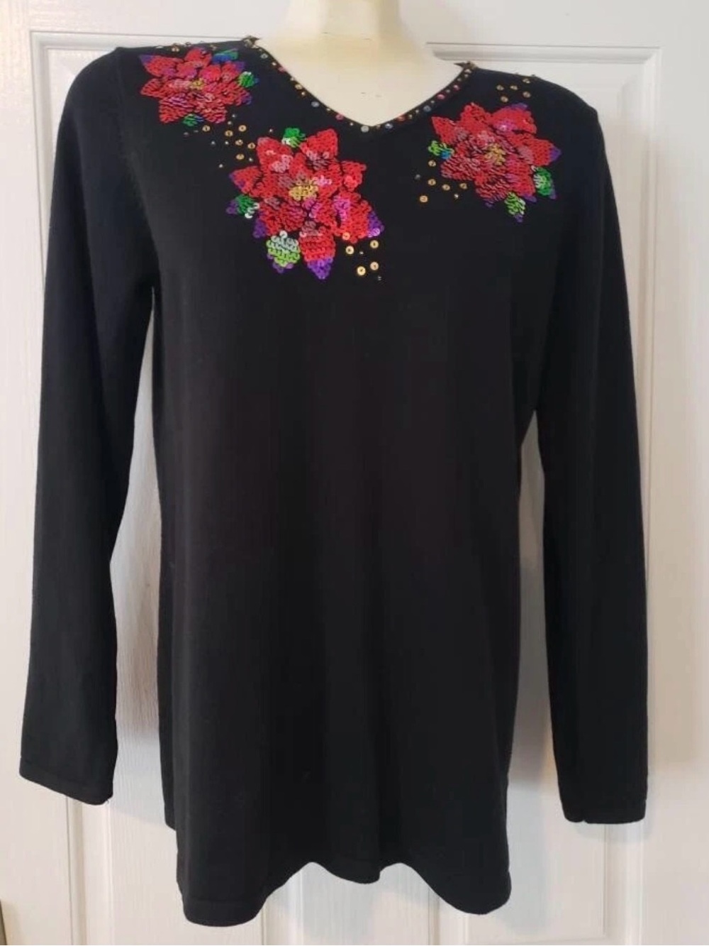 The Quacker Factory V-Neck Top with Red Sequin Floral Embroidery Small Artay